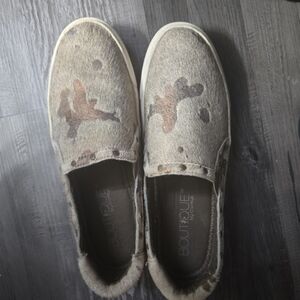 Womens Tan Slip-On Shoes